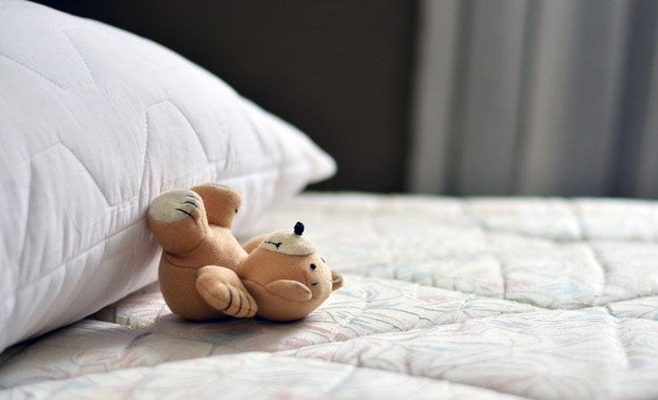 Steam and vacuum cleaning: the perfect method to remove mites from the mattress